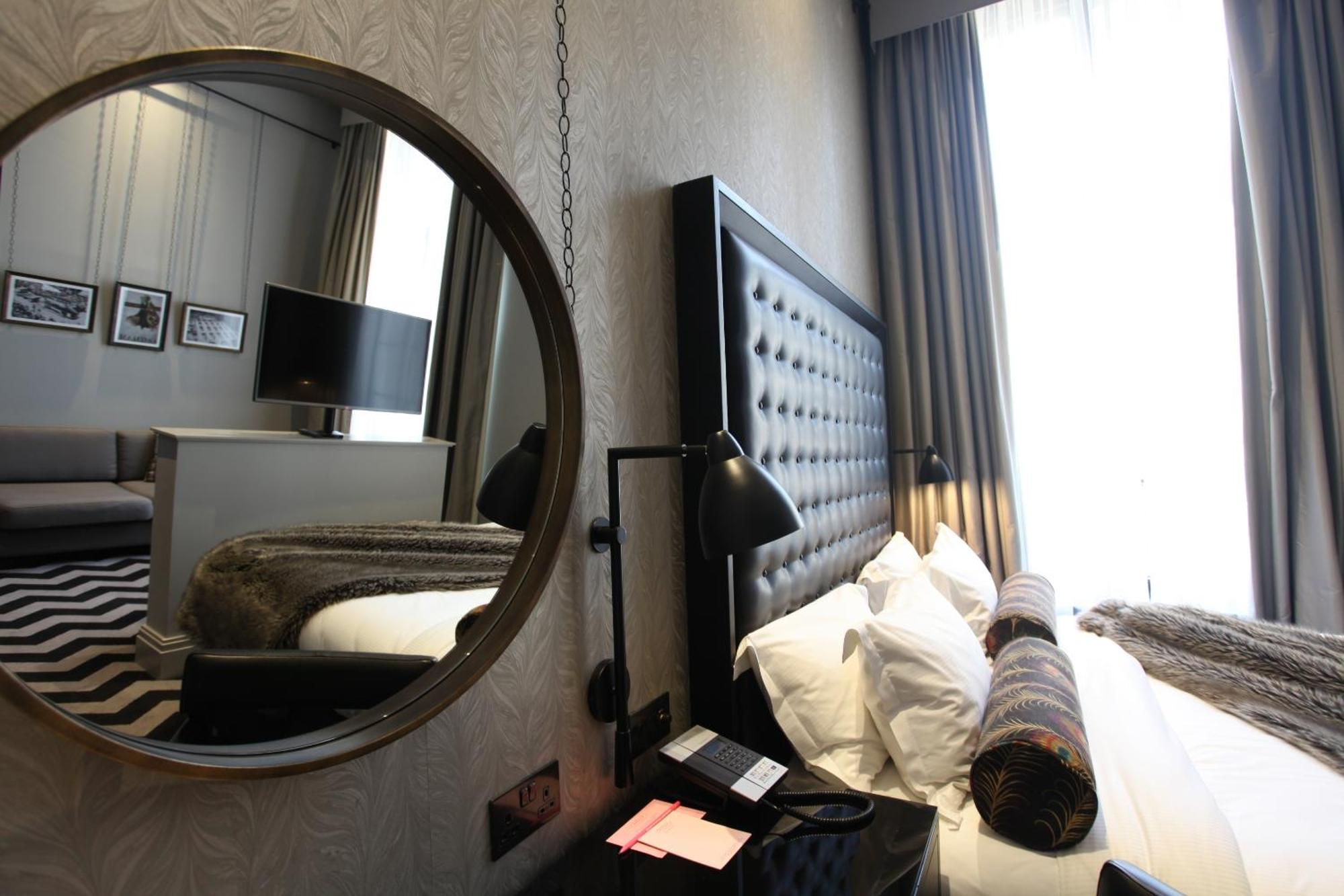 Hotel Gotham Manchester Exterior photo A room at the hotel